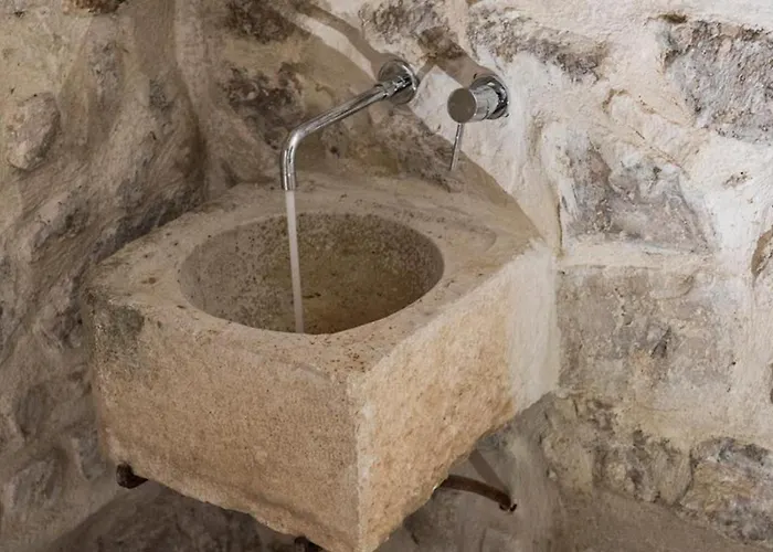 Domus Sbircio * モーディカ