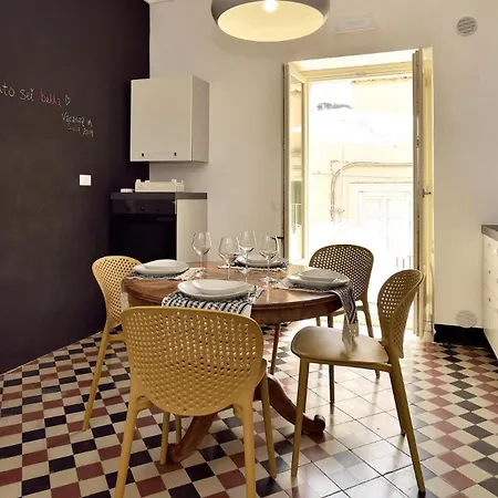 Domus Sbircio Apartment