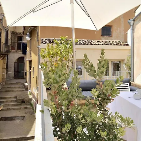 Domus Sbircio *