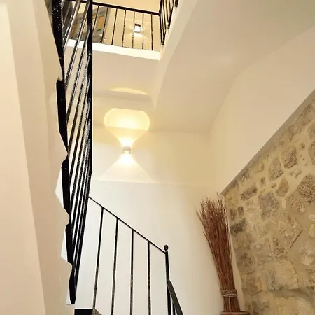 Domus Sbircio Apartamento *