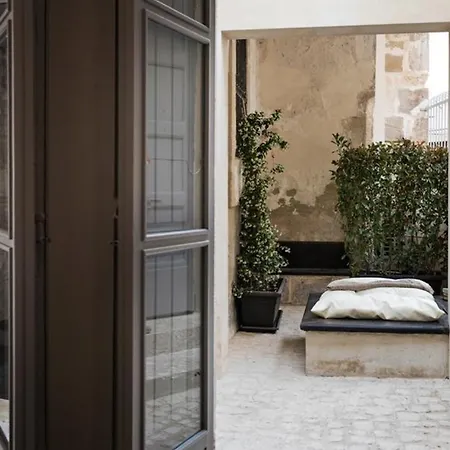 Domus Sbircio Apartment *
