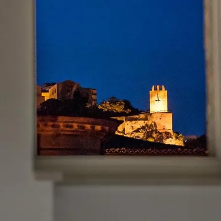 Domus Sbircio *